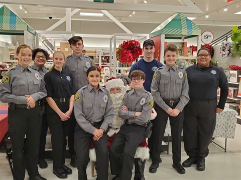 lynnwood explorer at shop with a cop.jpg